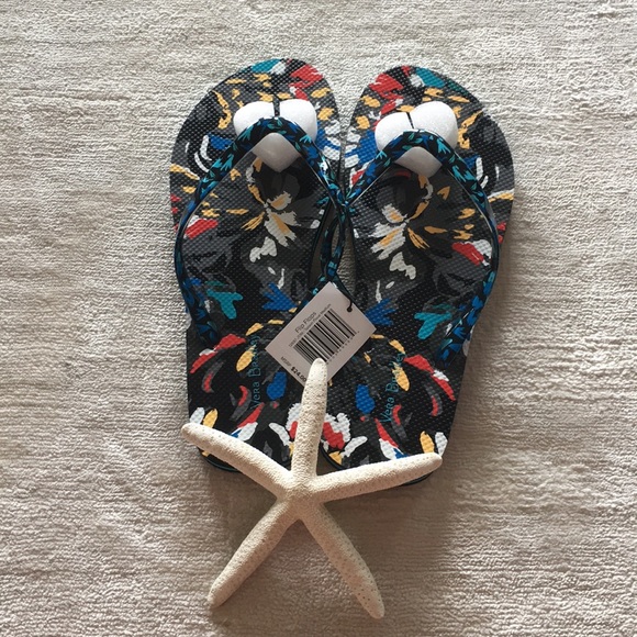 Vera Bradley Shoes - 🆕 NWT Vera Bradley Flip Flops - Splash Floral
